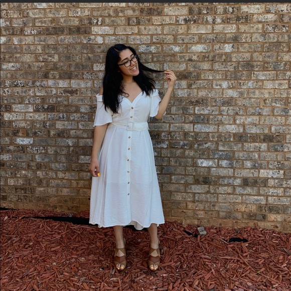 🌺🌺WHITE COLD SHOULDER DRESSE 🌺🌺 - Picture 3 of 5